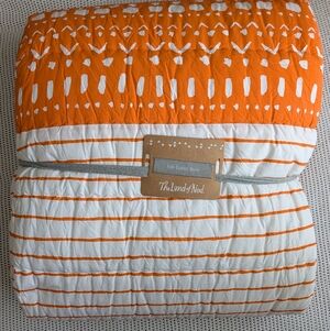 The Land of Nod Vibrant Orange and White Lion Quilt